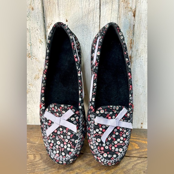 UGG Heart Belle Moccasin/Loafers, Casual Moccasins/Slipper - Picture 4 of 8